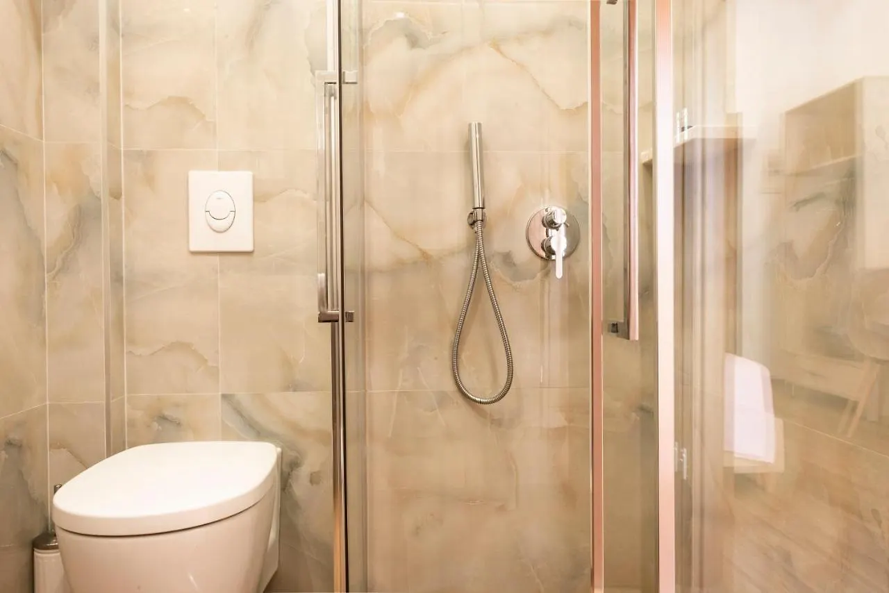 Sofia'S Cozy Rooms Himare Hotel
