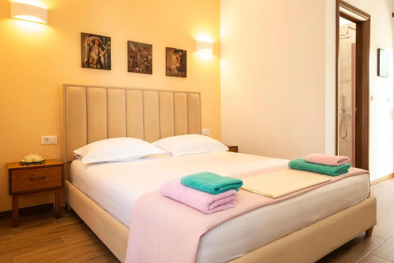 Sofia'S Cozy Rooms Himare Hotel