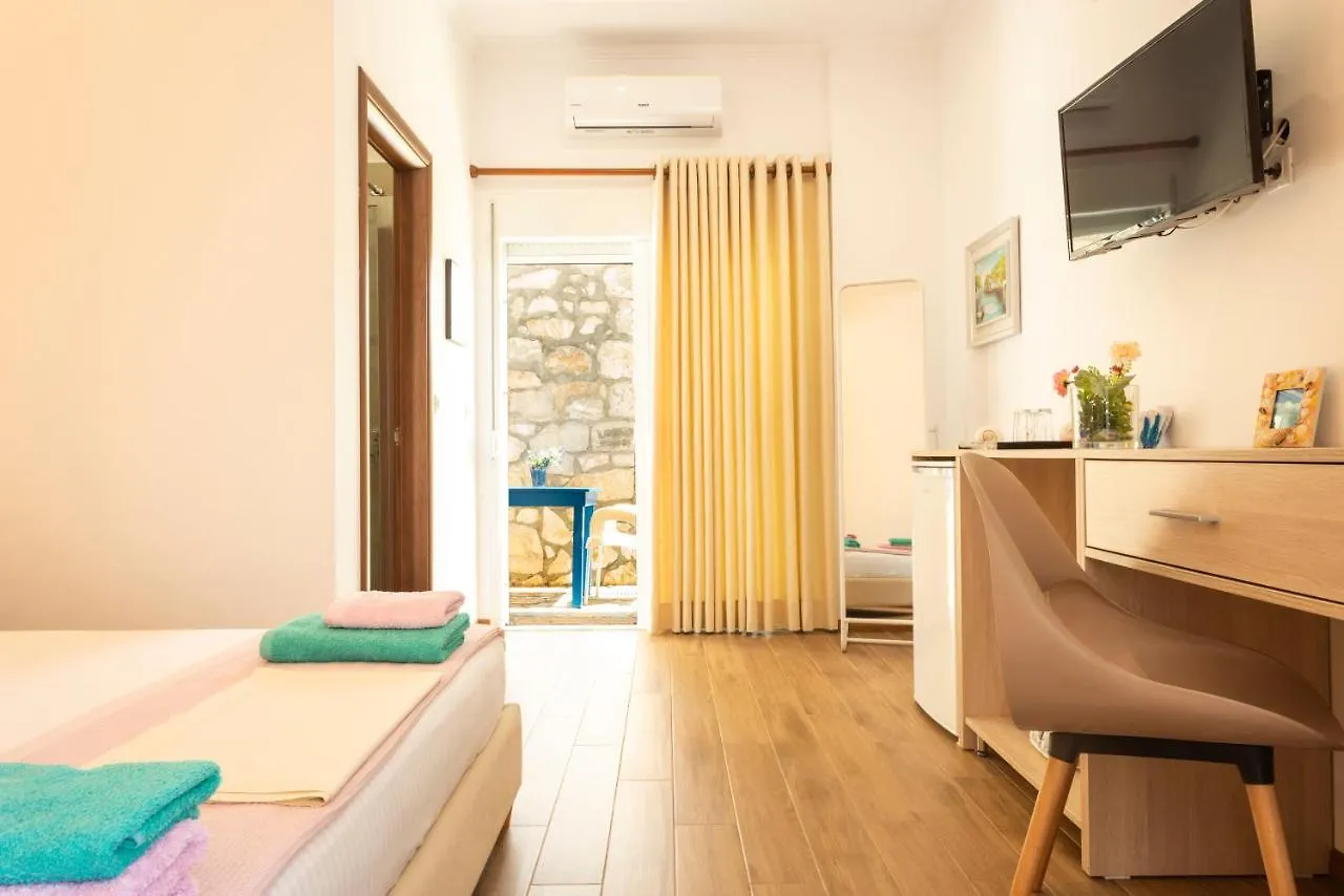 Sofia'S Cozy Rooms Himare Hotel