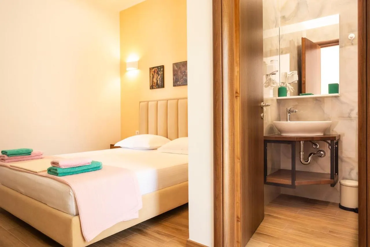 Sofia'S Cozy Rooms Himare
