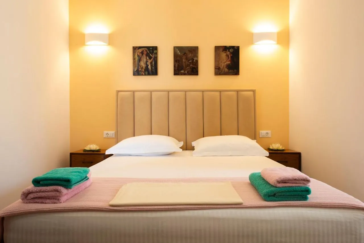 Sofia'S Cozy Rooms Himarë