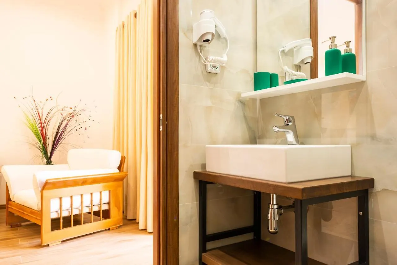 *** Hotel Sofia'S Cozy Rooms Himare Albania