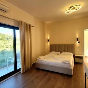 Sweet Hotel